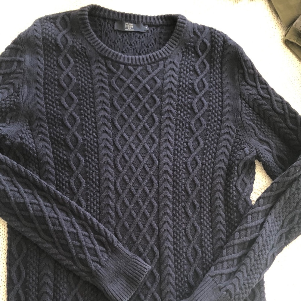 Men’s Navy Cable knit fisherman’s sweater